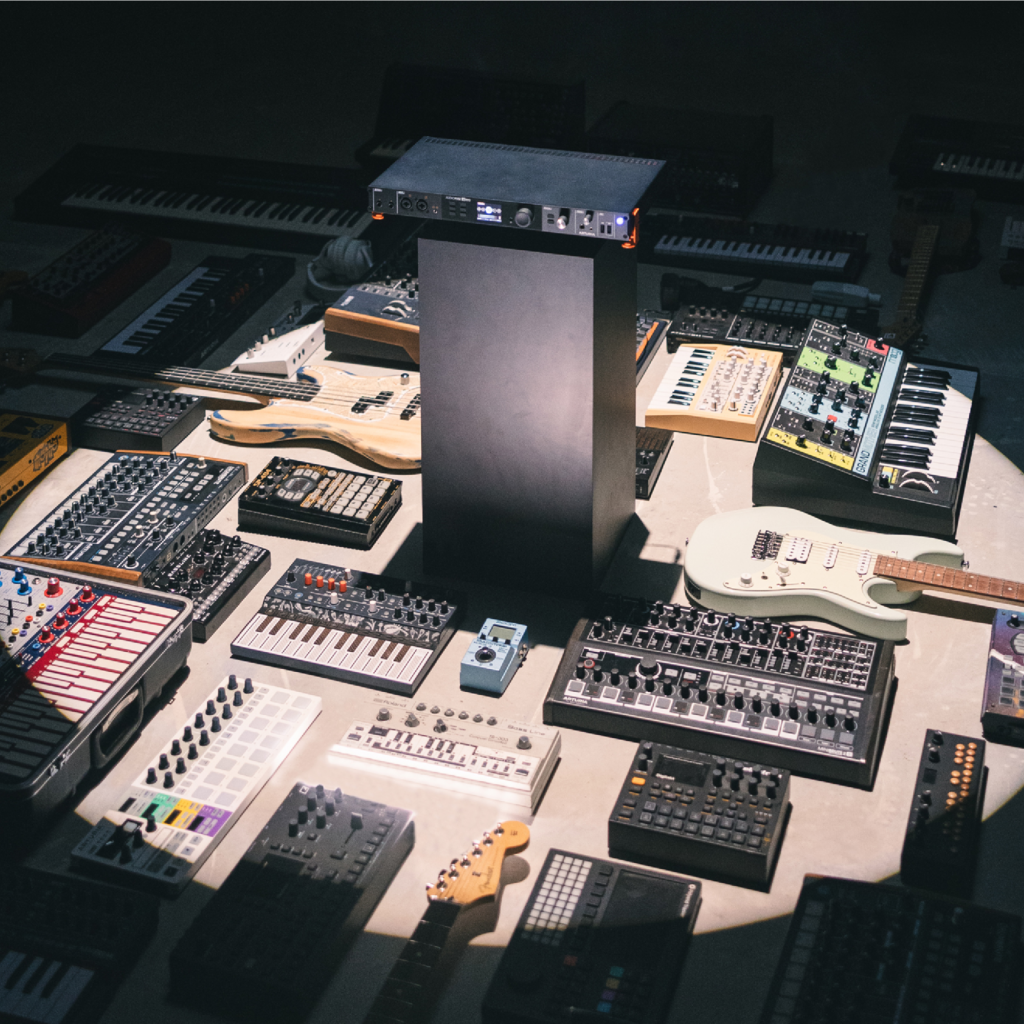 Arturia Audiofuse 16RIG - Source Distribution